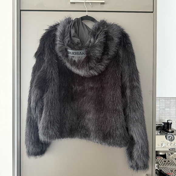 NWT Rudsak Ellison Shaggy Faux Fur Oversize Hoodie - Picture 14 of 16